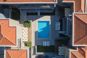 MARYS RESIDENCE SUITE Pools & Beach