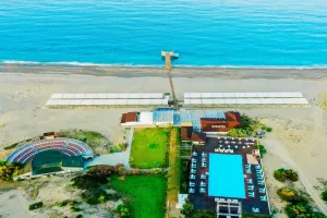 MASTER FAMILY CLUB Pools & Beach
