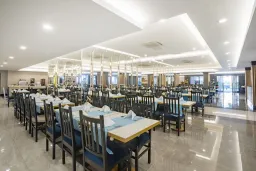 MASTER FAMILY CLUB Restaurants