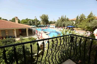 MAVRUKA HOTEL Pools & Beach