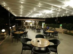 MAVRUKA HOTEL Restaurants