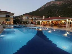 MAVRUKA HOTEL Pools & Beach