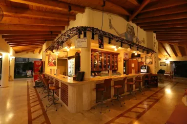 MAVRUKA HOTEL Bars