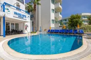 MAXSEA BEACH HOTEL Pools & Beach