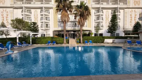 MAYA WORLD PARK Pools & Beach
