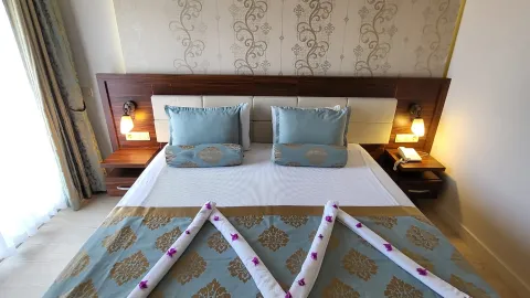MAYA WORLD PARK Rooms