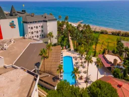 MC BEACH PARK RESORT HOTEL Pools & Beach