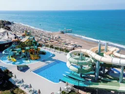 MC BEACH PARK RESORT HOTEL Pools & Beach
