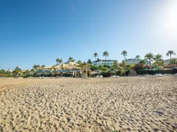 MC BEACH PARK RESORT HOTEL Pools & Beach