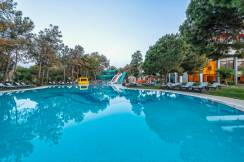 MEGASARAY RESORT SIDE Pools & Beach