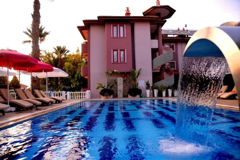 MENDOS GARDEN EXCLUSIVE HOTEL Pools & Beach