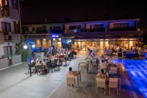 MENDOS GARDEN EXCLUSIVE HOTEL Bars