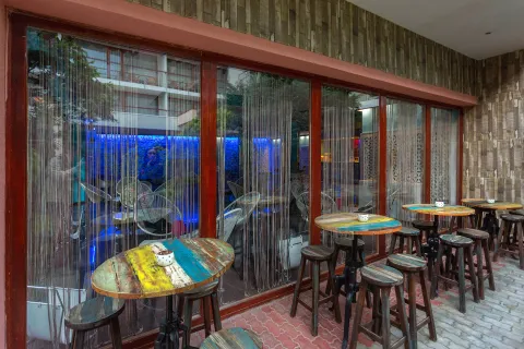 MERCURY HOTEL Bars