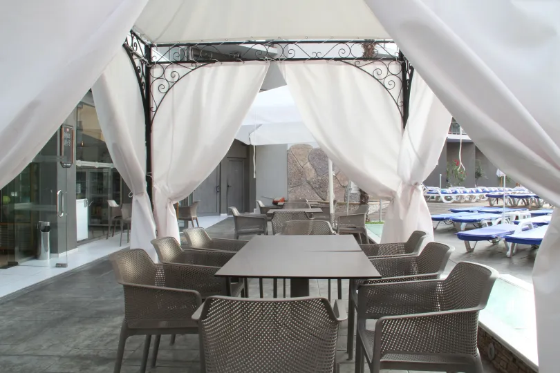 MERIDIAN HOTEL Restaurants