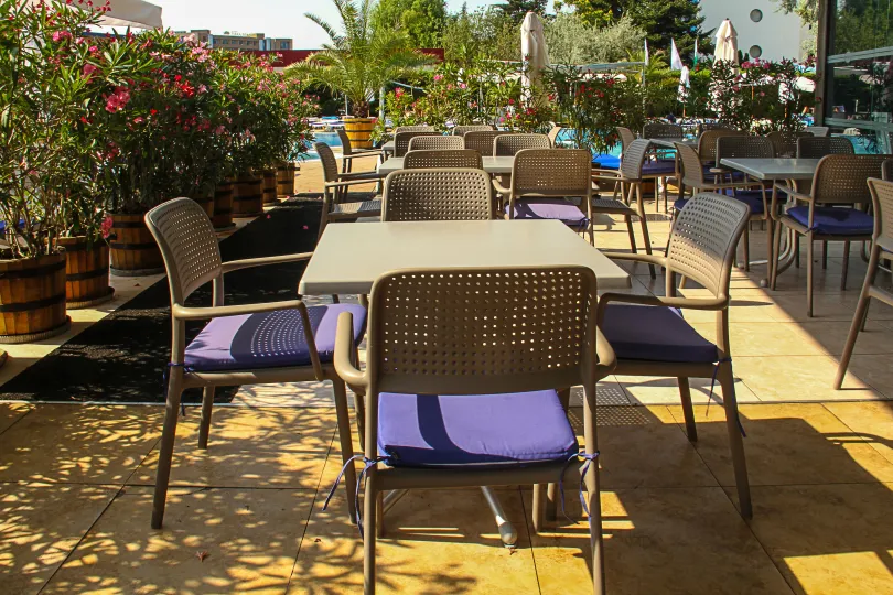 MERIDIAN HOTEL Restaurants