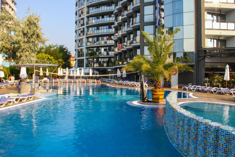 MERIDIAN HOTEL Pools & Beach