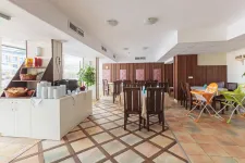 MERIDIAN HOTEL Restaurants