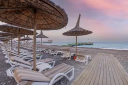 MERYAN HOTEL Pools & Beach