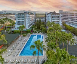 MERYAN HOTEL Pools & Beach