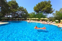 INCEKUM WEST RESORT Pools & Beach