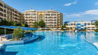 MIDIA FAMILY RESORT Pools & Beach