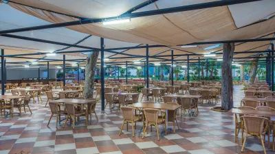 MIRA MERIDIA BEACH HOTEL Restaurants