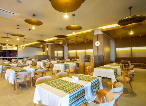 MIRA MERIDIA BEACH HOTEL Restaurants