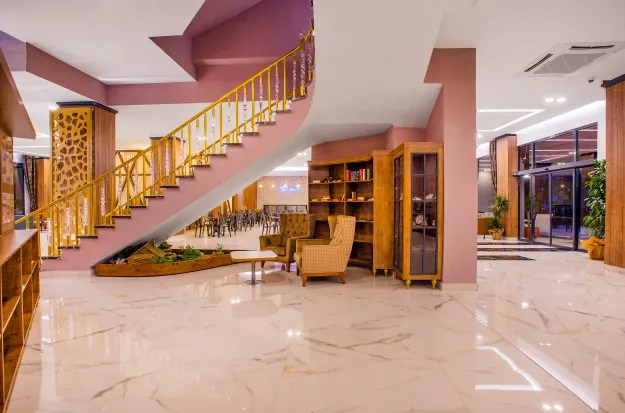 MIRA MERIDIA BEACH HOTEL Lobby