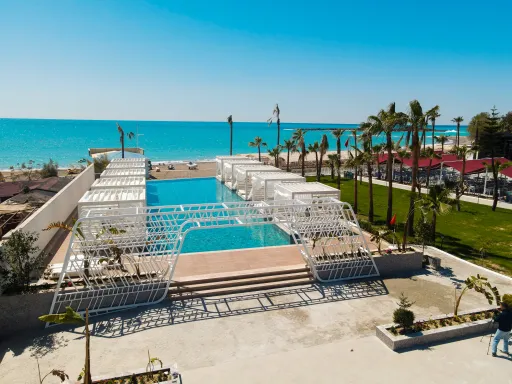 MIRA MERIDIA BEACH HOTEL Pools & Beach