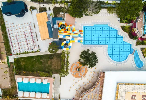 MIRA MERIDIA BEACH HOTEL Pools & Beach