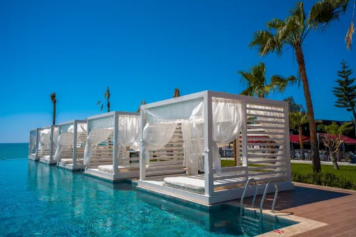 MIRA MERIDIA BEACH HOTEL Pools & Beach
