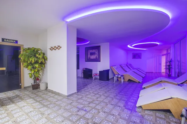 MIRA MERIDIA BEACH HOTEL Spa