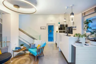 MIRABLUE LUXURY RESIDENCES Lobby
