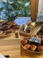 MIRABLUE LUXURY RESIDENCES Restaurants