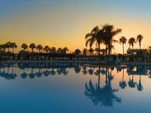 MIRACLE RESORT Pools & Beach