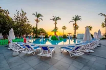 MIRADA DEL MAR Pools & Beach