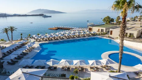 MIRADA EXCLUSIVE BODRUM Pools & Beach
