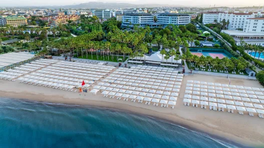 MIRAMARE BEACH HOTEL Pools & Beach