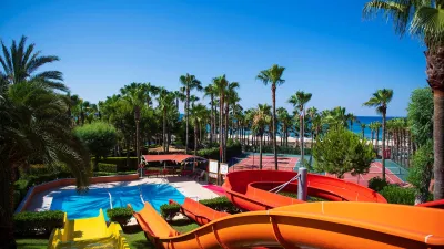 MIRAMARE BEACH HOTEL Pools & Beach
