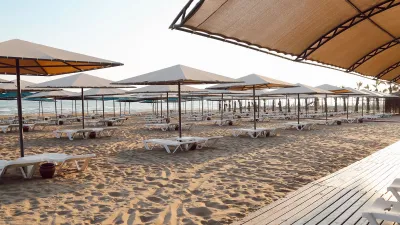 MIRAMARE BEACH HOTEL Pools & Beach