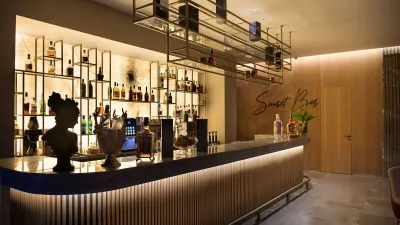MIRAMARE BEACH HOTEL Bars