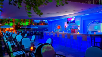 MIRAMARE BEACH HOTEL Bars