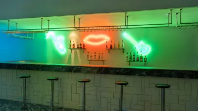 MIRAMARE BEACH HOTEL Bars