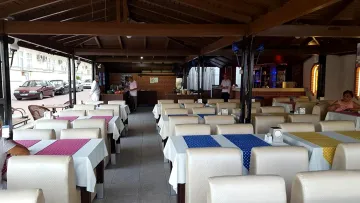 MIRANDA MORAL BEACH Restaurants