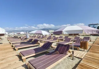 MONTE CARLO HOTEL Pools & Beach