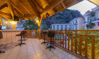 MONTEBELLO VILLA BELDENIZ HOTEL Bars