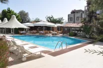 MOONSHINE HOTEL - SUITES Restaurants
