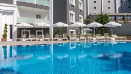 MOTTO PREMIUM HOTEL - SPA Pools & Beach