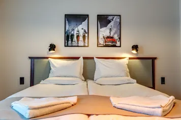 MOUNTAIN LAKE HOTEL Rooms