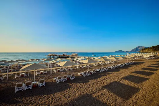MOVENPICK HOTELS - RESORTS TEKIROVA Pools & Beach